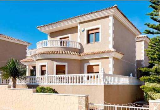 Chalet - Nueva construcción  - Torrevieja - Los altos