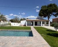Resale - Villa - Elche
