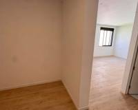 Resale - Villa - Elche