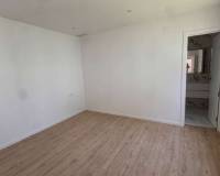 Resale - Villa - Elche