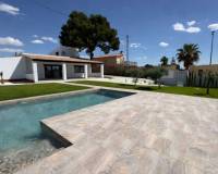 Resale - Villa - Elche