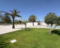 Resale - Villa - Elche