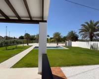 Resale - Villa - Elche