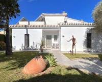 Resale - Villa - Javea