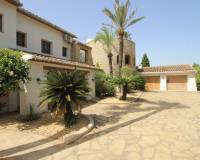 Resale - Villa - Javea